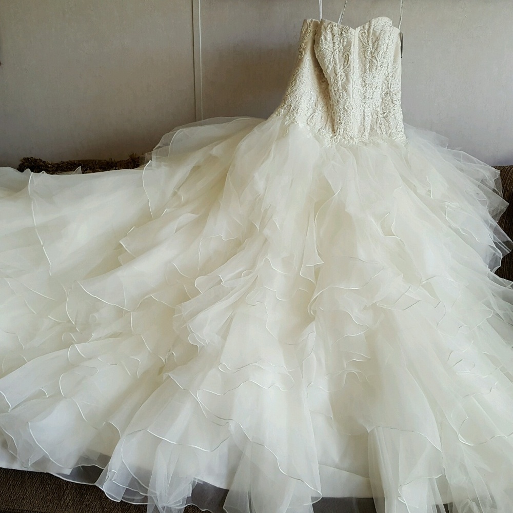 Oleg Cassini Wedding Gown